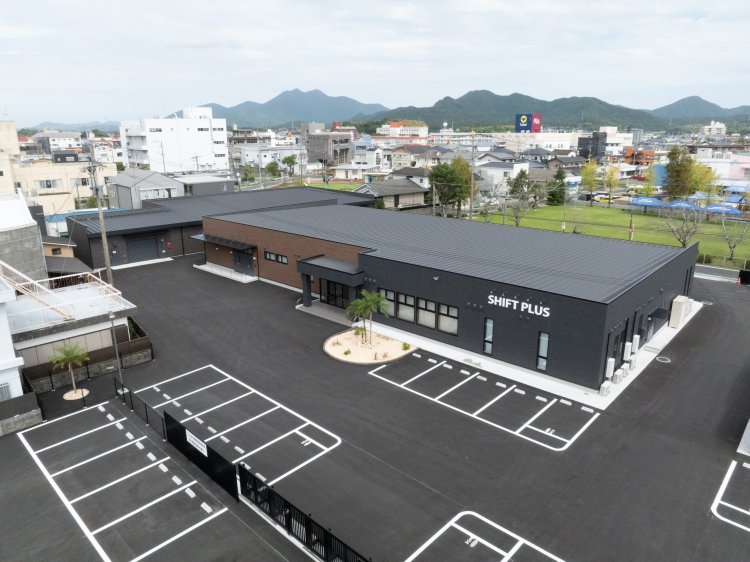 シフトプラス株式会社鹿児島営業所 倉庫 | プレハブハウス、立体