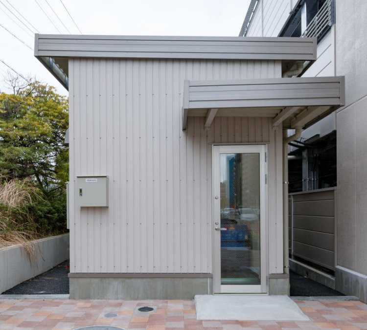 名古屋市立大学病院立体駐車場 管理人棟 | プレハブハウス、立体